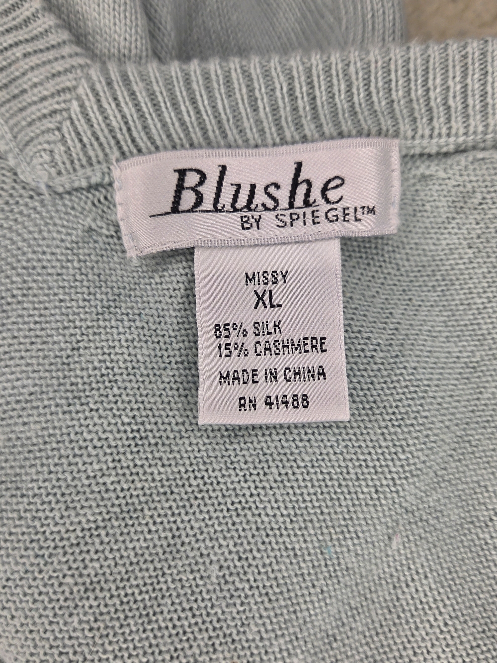 Blushe By Spiegel Classic V-Neck Women's Silk And Cashmere Sweater - Light Mint - Picture 7 of 8